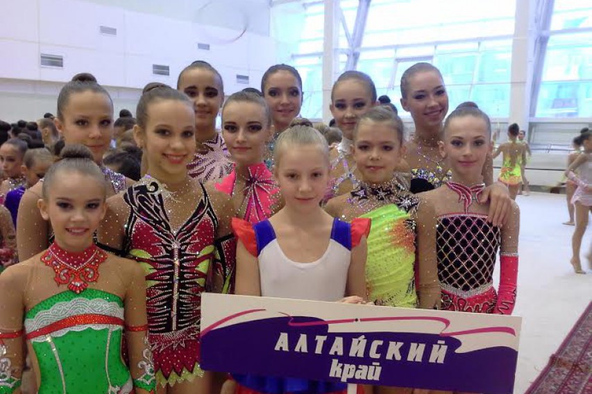Сборная команда гимнасток Алтайского края стала бронзовым призером зонального Первенства России